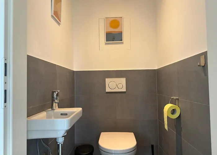 Danube With Balcony & Free Parking Apartamento *