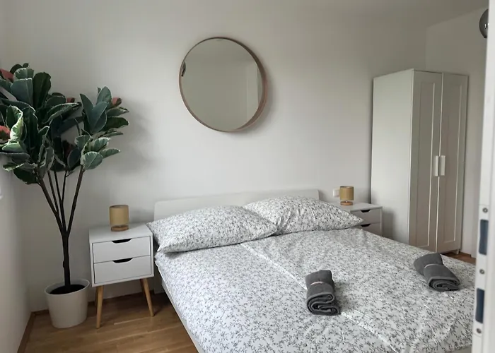Apartamento Danube With Balcony & Free Parking *