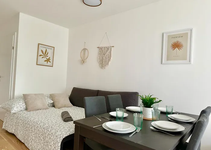 Danube With Balcony & Free Parking Apartamento Viena