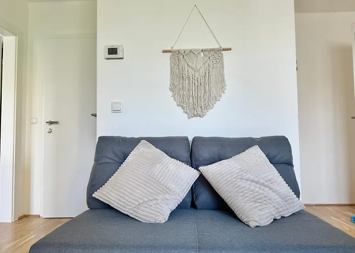 Danube With Balcony & Free Parking Apartamento *