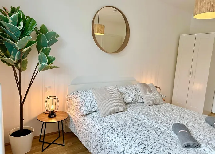 Apartamento Danube With Balcony & Free Parking