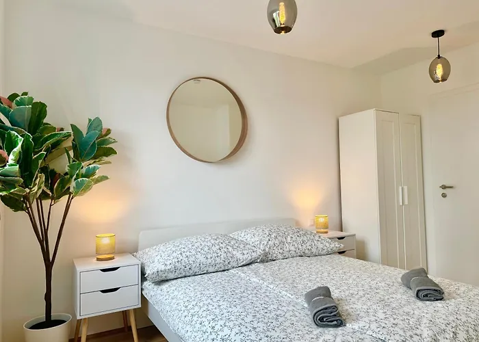 Apartamento Danube With Balcony & Free Parking